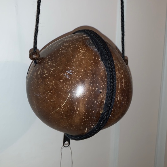 Disney Handbags - Coconut Purse NWT: Zip-up Closure, Lined, & Drawstring Inside, Leis Included